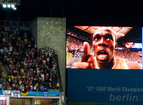 Usain Bolt, Jamaica slog nytt världsrekord. Spexar inann