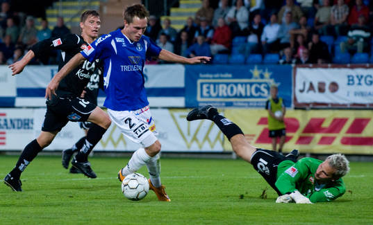 4-0 Andreas Wihlborg som rundar Magnus Bahne, målvakt,