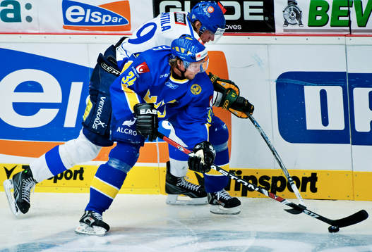 Marko Anttila, Finland, i kamp om pucken med Daniel