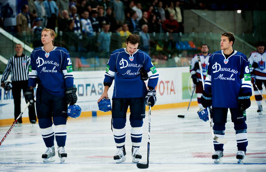 Johan Harju och Linus Omark, Dynamo Moskva, lyssnar på