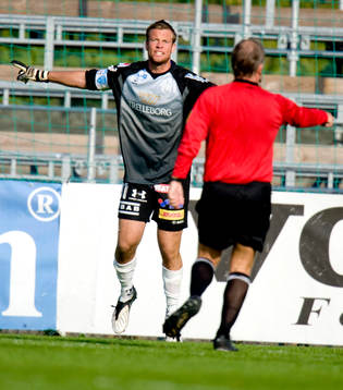 Viktor Noring, Målvakt Trelleborg blir arg på domare Åke
