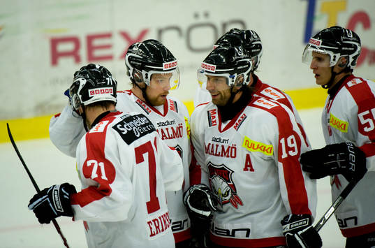 Tomas Wallgren, Malmö avgör i tom bur med 2-4, jubel