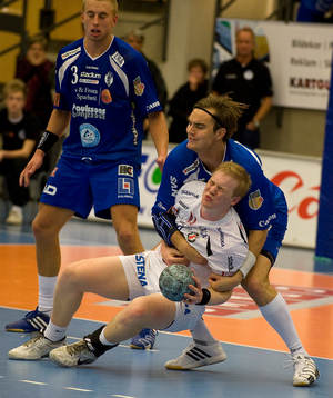Kristian Olesen, H43 "tar hand om" anfallande Magnus Persson