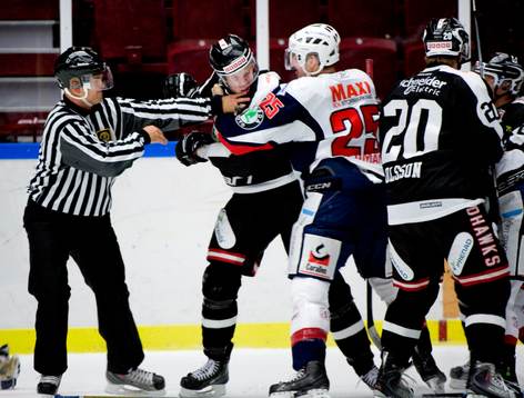 Slagsmål, båk mellan Anton Blomkvist, Malmö och Anton