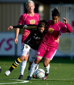 Renata Costa och Nilla Fischer, Ldb och Hanna Folkesson, AIK