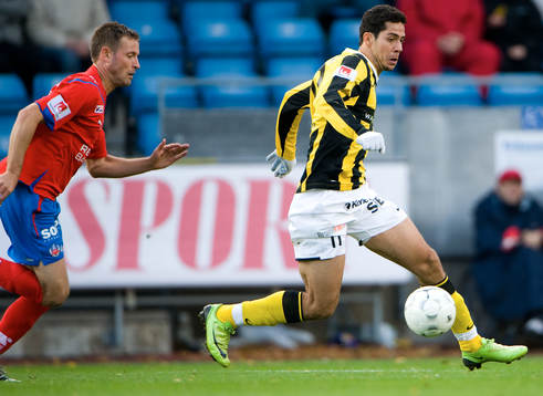 Vinicius Lopes Souto går igenom och är nära göra mål
