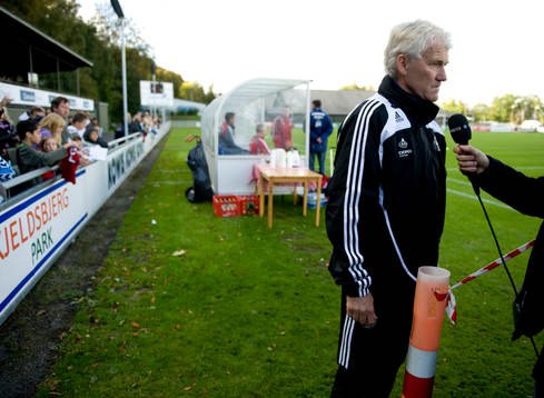 Morten Olsen, förbundskapten blir intervjuvad innan