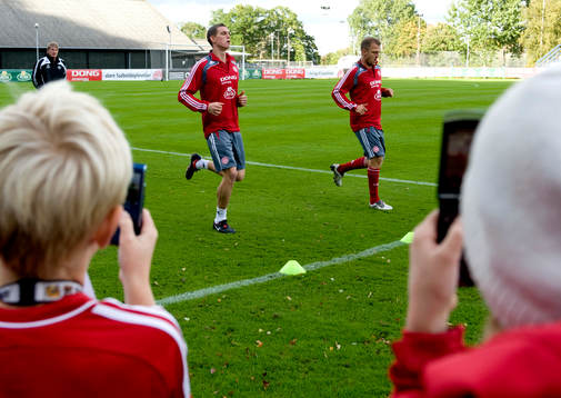Daniel Agger och Daniel Jensen gör ett Beep-test innan