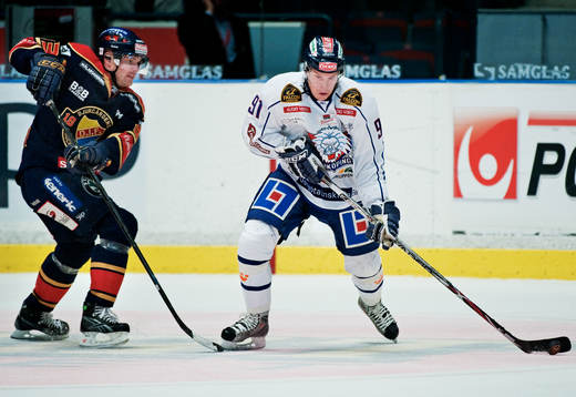 Andreas Jämtin, Linköping, med pucken