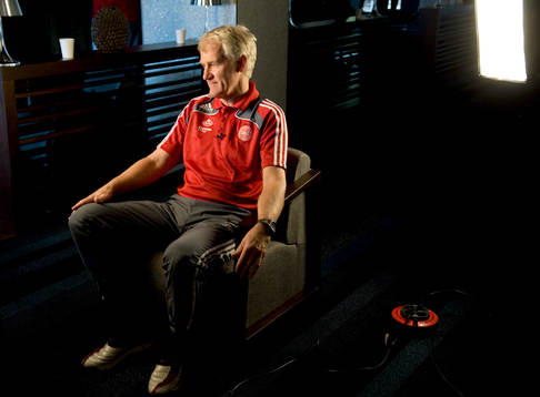 Morten Olsen, förbundskapten, blir intervjuvad