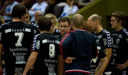 Tränare Kristján Andrésson samlar sit Gif i time-out