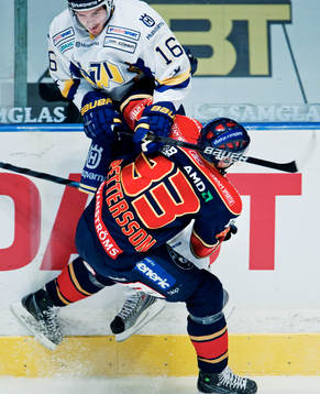 Kris Beech, HV71, och Timmy Pettersson, Djurgården