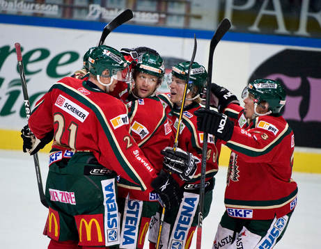 Frölunda gör 2-1 genom Tomi Kallio. Jubel