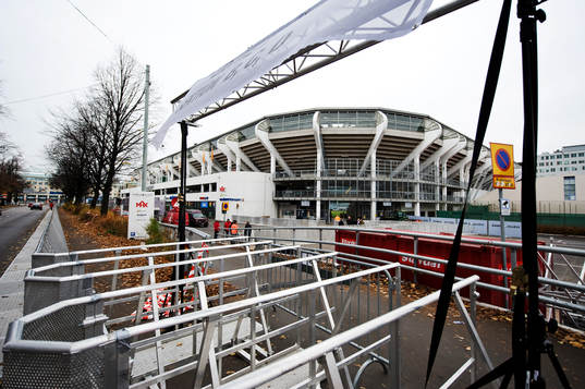 Gamla Ullevi,  4 timmar innan matchstart. Entre