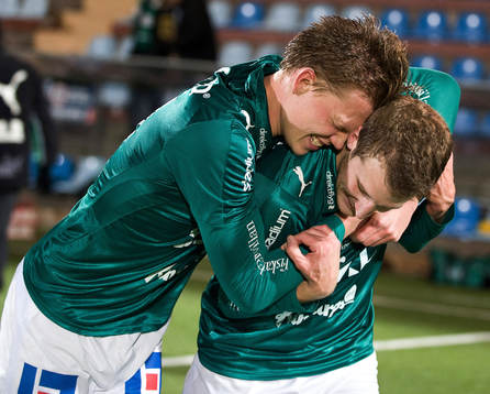 Gustav Sundström och Niklas Forslund jubel