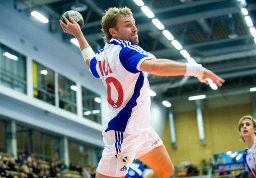 Fredrik Pettersson lägger i  från linjen