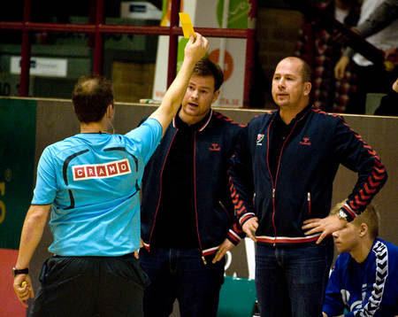 Domare delar ut varning till Guif-ledningen