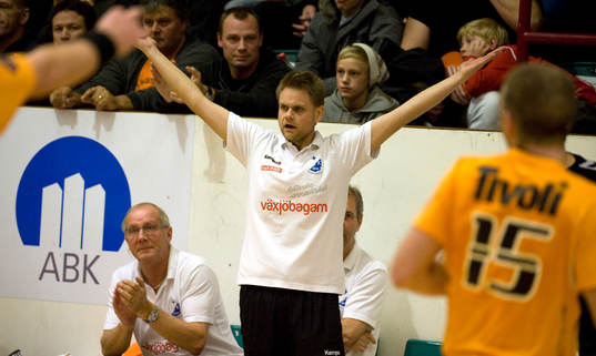 Kenneth Andersson, tränare, manar på
