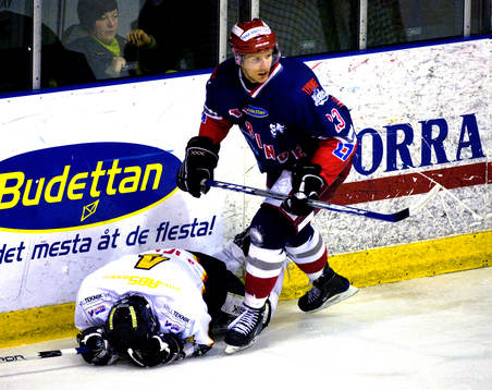 Oskar Olsson, Tyringe kör över Andreas Karlsson, Alvesta