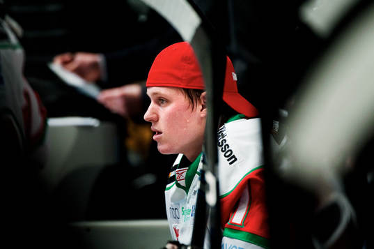 Lars Johansson, målvakt, Mora, byttes ut
