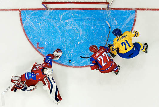Igor Bobkov, målvakt, och Maxim Chudinov, Ryssland,