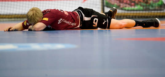 Niklas Gudmundsson, depp, skada, genre