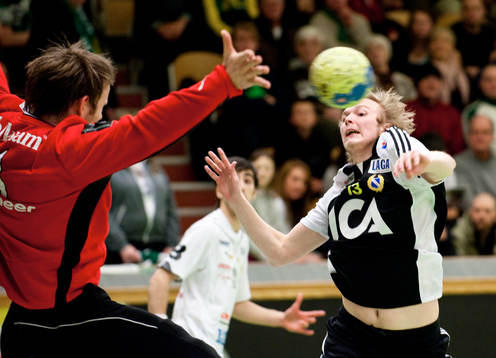 Michael Åström, målvakt Hammarby, och Filip Elfstrand,