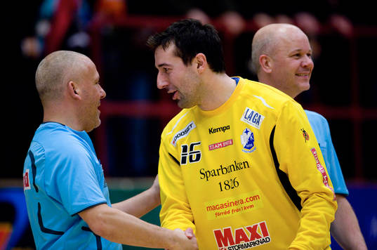 Jesper Learsson, målvakt, Kristianstad och domarteamet