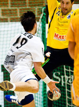 Fredrik Ljunggren, Helsingborg, släpper bollen