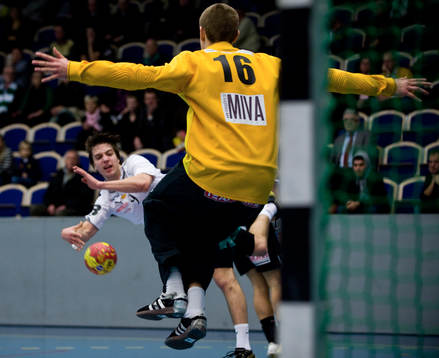 Nils Petterson, Hammarby, och Fredrik Olofsson, målvakt,