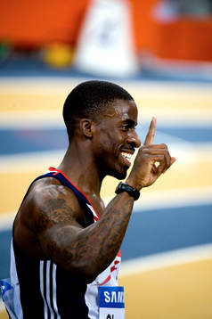 Dwain Chambers, Storbritanien vinner guld. Jubel
