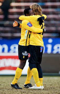 Patrick Osiako kramar Tobias Grahn, Mjällby