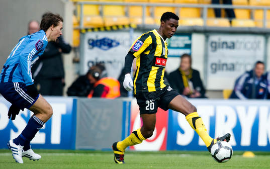 Dominic Chatto, Häcken
