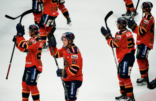 Djurgårdsspelarna tackar publiken