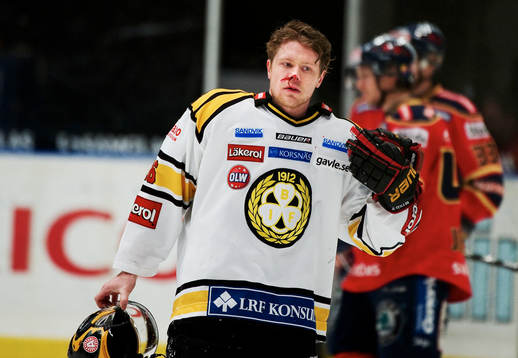 Sebastian Lauritzen, Brynäs, blev knockad i