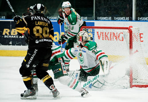 Lucas Lawson, AIK, gör 1-1 bakom Christopher Nihlstorp,