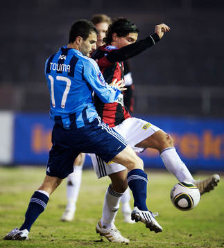 Sharbel Touma, Djurgården, utmanar Miiko Albornoz,