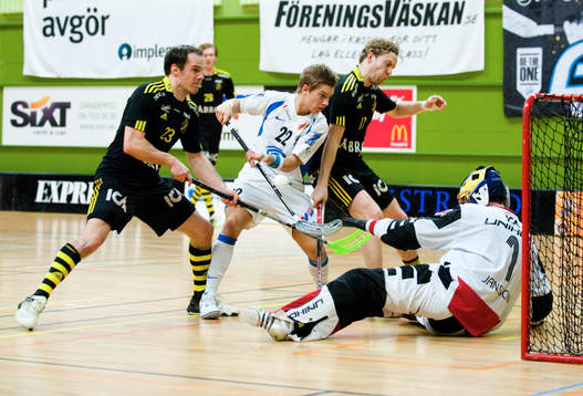Linus Jämtdal, Täby pressar på framför AIKs mål