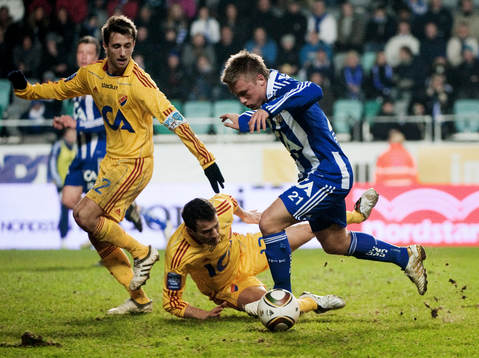 Niklas Bärkroth, IFK Göteborg. Philip Hellqvist, Sharbel