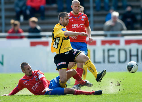 Marcus Lantz, Helsingborg, stoppar Emir Bajrami, Elfsborg