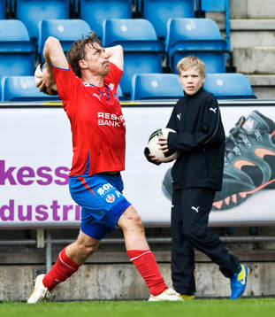 Erik Edman, inkast, bollkalle