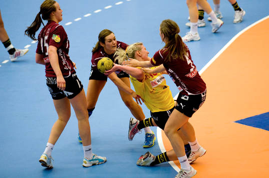 Karin Isaksson, Sävehof hårt tagen