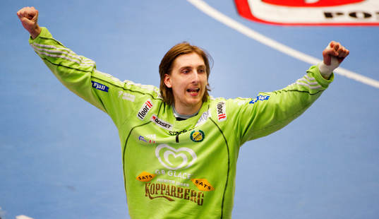 Thomas Forsberg, målvakt,  jubel