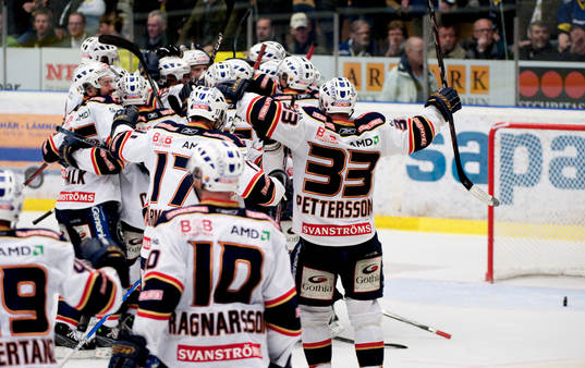 Marcus Krüger, Djurgården, avgör i Sudden Death. Jubel