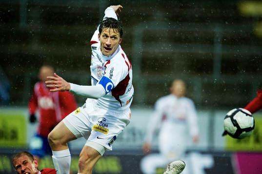 Göran Marklund, Assyriska, missar en målchans
