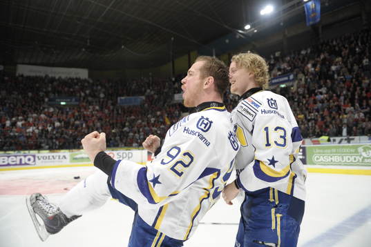 Teemu Laine och Oscar Sundh, HV71 (Jubel). Svenska