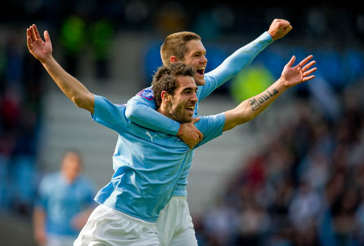 Jimmy Durmaz har gjort mål, jubel med Ivo Pekalski