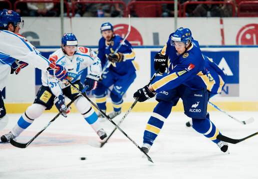 Johan Fransson, Sverige, skjuter in 1-0