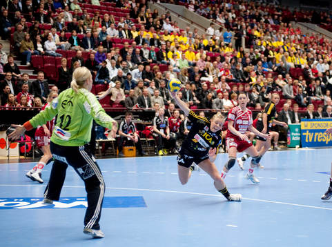 Jessica Helleberg, Sävehof och Kisa Karlsson, målvakt