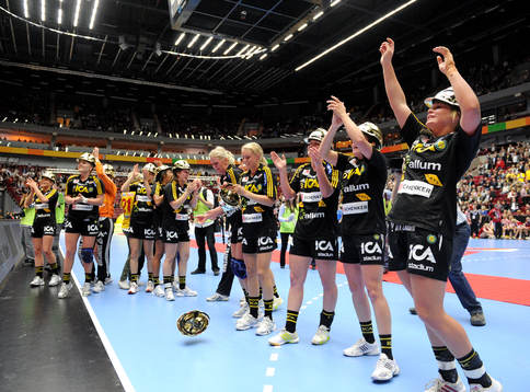 Sävehof svenska mästare. Jubel mot publiken. SM-guld